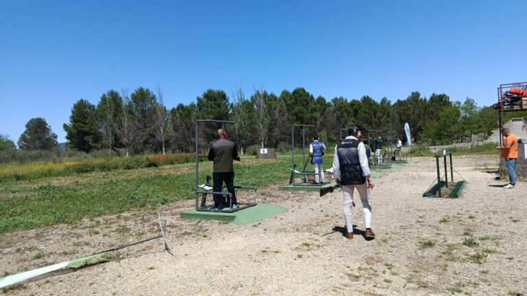 El Club de Campo de Ciudad Real organiza un exitoso evento de tiro al plato con 90 personas