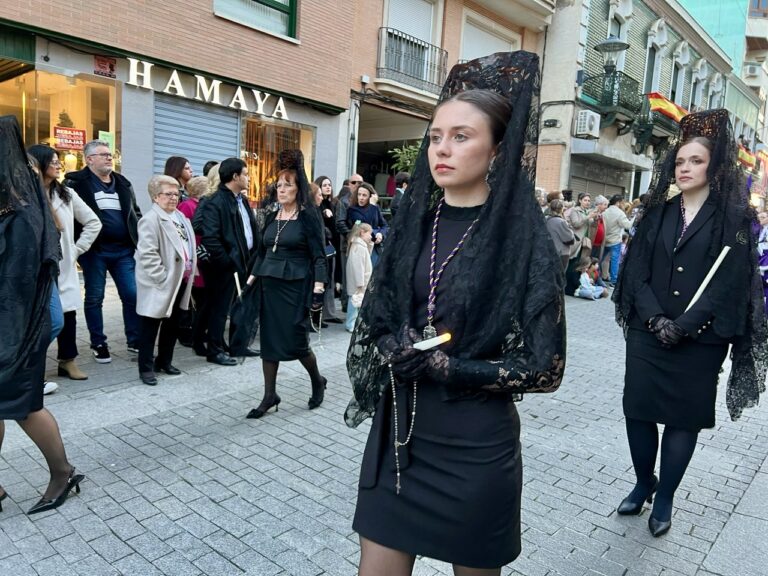 Puertollano: Luto al paso del Santo Sepulcro