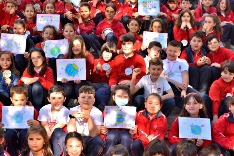 Puertollano: Alumnos del colegio María Inmaculada animan a mantener más limpia su ciudad