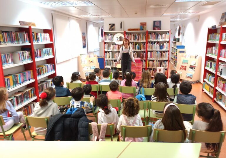 Puertollano: Los cuentacuentos de la Biblioteca Municipal despiertan el interés de pequeños lectores
