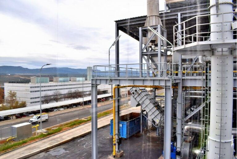 El alcalde de Puertollano celebra la declaración como proyecto prioritario de la planta de reciclaje de Valogreene