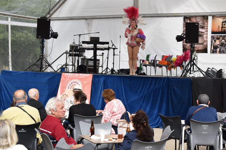 Vedette y merienda de feria para los mayores de Puertollano