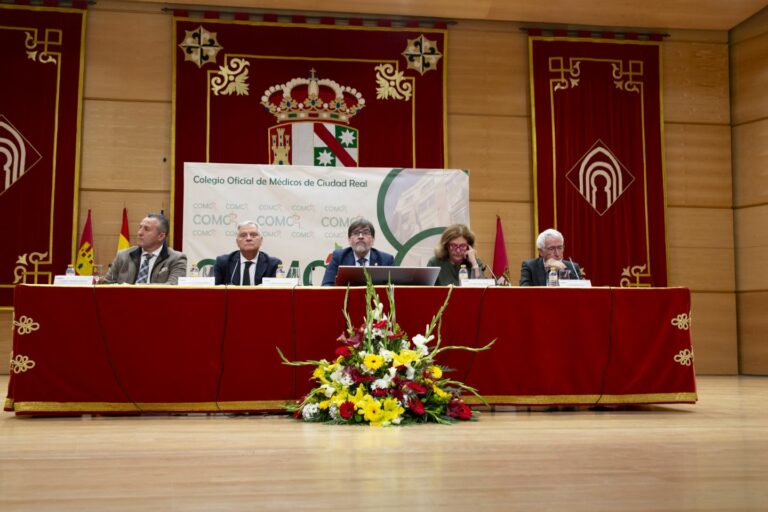 Manuel Rayo toma posesión como nuevo presidente del Colegio de Médicos de Ciudad Real