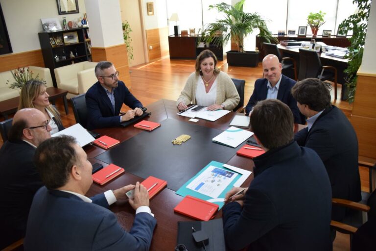 El Gobierno regional valora la alianza de Holcim, IGNIS P2X y Exolum para abanderar desde Castilla-La Mancha la descarbonización de la industria cementera y del transporte aéreo