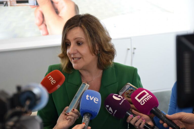 El paro baja en marzo en un mes de creación de más de 1.600 nuevos empleos pese a no contar con el impacto estacional de la Semana Santa