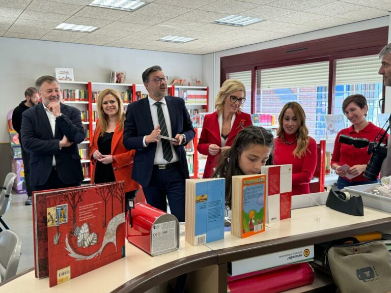 El Gobierno regional pone en marcha el nuevo sistema de gestión bibliotecaria, con una inversión de más de 670.000 euros