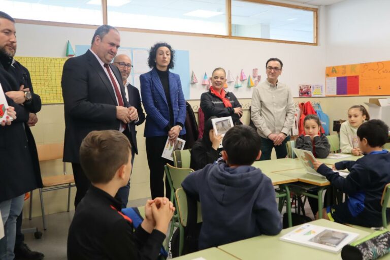 El programa de reparto de fruta, hortaliza y leche, además de inculcar hábitos saludables entre la población escolar, pone en valor el trabajo de agricultores y ganaderos