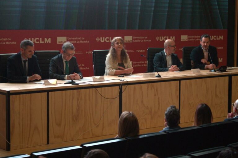 El Gobierno de Castilla-La Mancha destaca el papel transformador de los profesionales de Farmacia Hospitalaria en el sistema sanitario