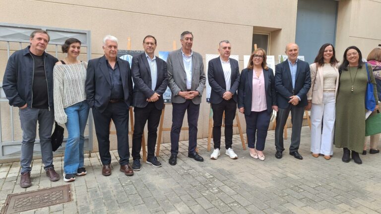 Más de 18.200 personas participan cada año en los clubes de lectura impulsados por el Gobierno regional en las bibliotecas públicas 