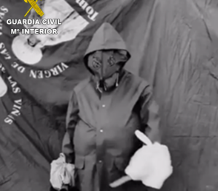 Roba el pañuelo de la Virgen de las Viñas de Tomelloso y pide por él cinco bidones de vino: ha sido detenido