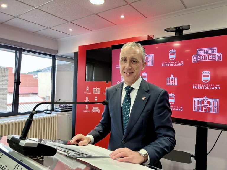 El alcalde de Puertollano ironiza sobre la «vaguedad» de las propuestas del PSOE: «Dice solo chau chau»