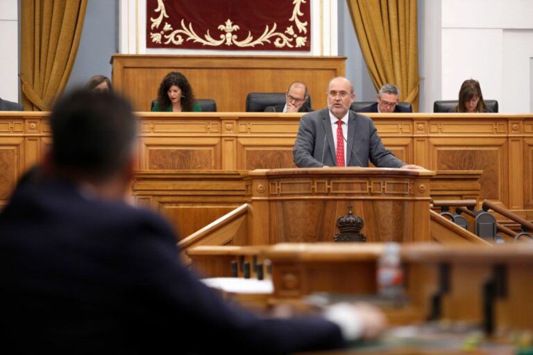 El Proyecto de Ley de Simplificación Administrativa continúa su tramitación parlamentaria tras el rechazo en Pleno de la enmienda a la totalidad de Vox