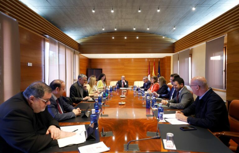 La enmienda a la totalidad de Vox a la ‘Ley de Simplificación Administrativa’ y debates sobre artes escénicas, plaga de conejos y agua, al Pleno del jueves