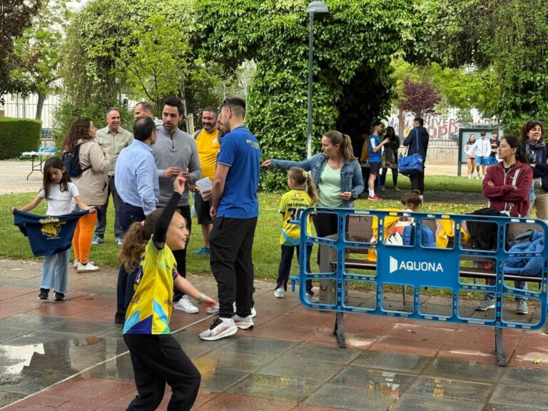 Ciudad Real celebra el Día Internacional de la Familia con la actividad “Balonmano en la calle” en el Parque Gasset