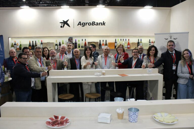 Blanca Fernández anuncia 5,8 millones de euros en ayudas para la mejora de maquinaria en 300 explotaciones agrarias de la provincia de Ciudad Real