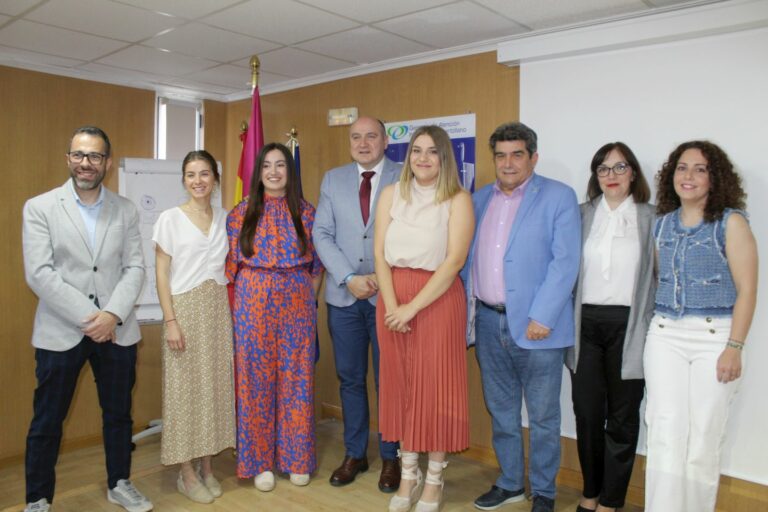 El delegado de la Consejería de Sanidad despide en Puertollano a la IV Promoción de enfermeras residentes de Atención Familiar y Comunitaria