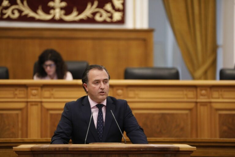 Vox C-LM ve «nefasta» la gestión de empleo del Gobierno central y «negligente» la de Junta en siniestralidad