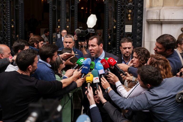 Puente defiende que la falta de inversión «no tiene nada que ver» con el «vandalismo» del domingo en el AVE