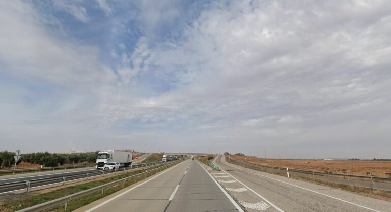 Un accidente obliga a la interrupción del tráfico en la A-4 a su paso por Herencia