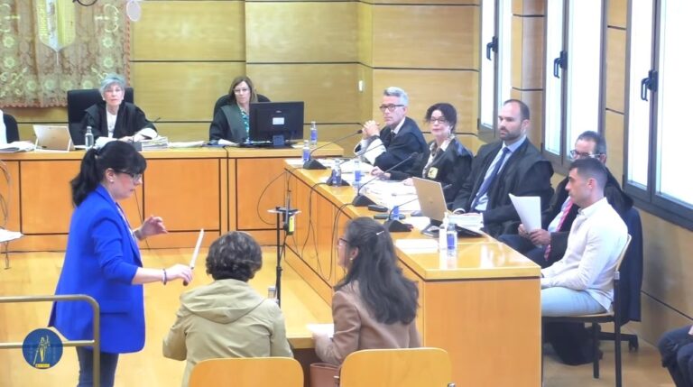 La noche del asesinato de la joven de Piedrabuena registró 17 llamadas y una treintena de mensajes del acusado a la víctima