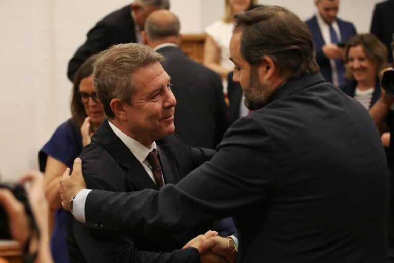 PSOE y PP aprueban la reforma del Estatuto de Autonomía de Castilla-La Mancha, 43 años después del alumbramiento del texto