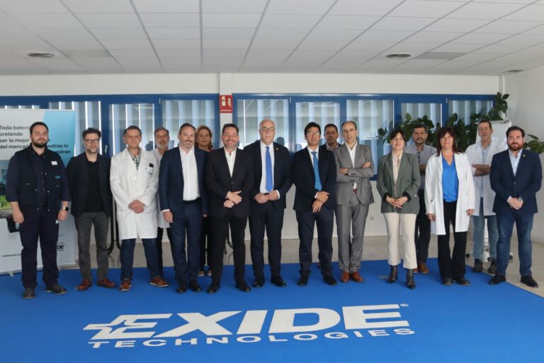 El subdelegado del Gobierno destaca en Manzanares la apuesta industrial del Gobierno de España por una movilidad sostenible y conectada