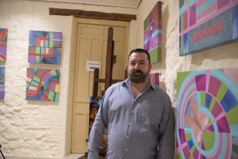 Pintura, música, yoga y cine se unen en ‘Armonía’ en el Elisa Cendrero de la mano de Javier Mota y amigos