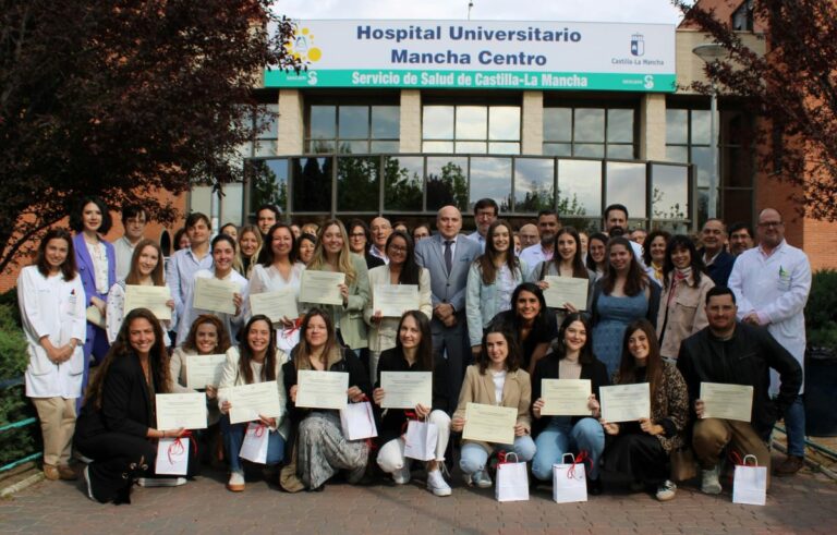 La Gerencia de Alcázar de San Juan homenajea con emoción y orgullo a sus residentes que finalizan su formación sanitaria especializada