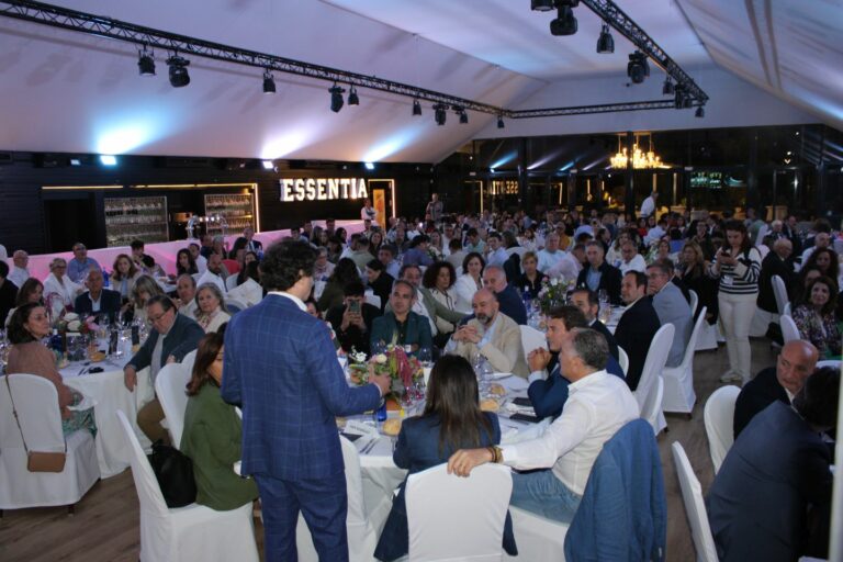 Más de doscientas personas se sumaron a la cena benéfica con motivo de FERACAM