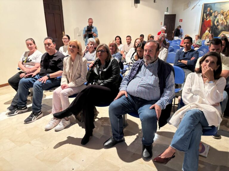 Emilio Calatayud anima a las familias ciudadrealeñas a “educar hoy para no castigar mañana” Emilio Calatayud anima a las familias ciudadrealeñas a “educar hoy para no castigar mañana”