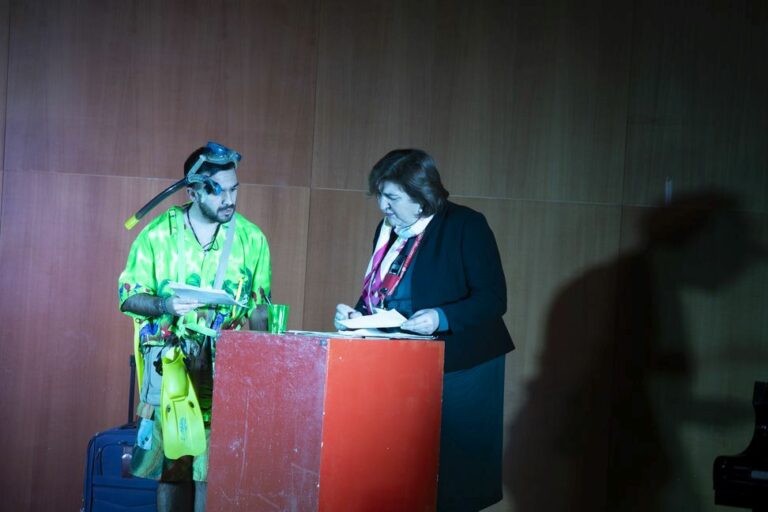 La comedia “Sinfonía de nuestro mundo”, de TararíqueTeviTeatro de Sevilla, llega este sábado al Teatro de la Sensación