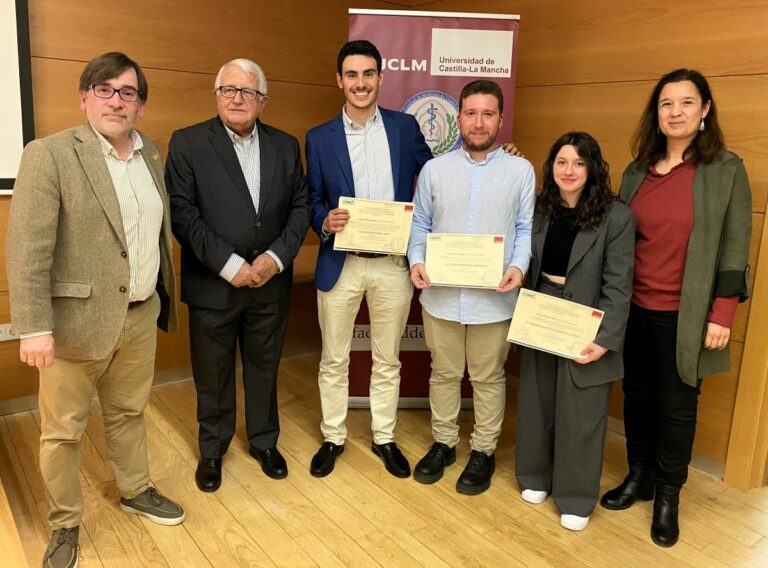 El Colegio de Médicos de Ciudad Real entrega los Premios a los mejores trabajos de fin de grado