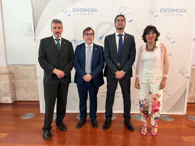 El presidente Pablo Madrid Franco, ofrece trabajo, compromiso y tiende la mano a todos para impulsar el  reconocimiento social la enfermería