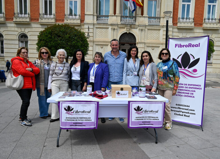 La Diputación de Ciudad Real muestra su compromiso con los pacientes y familiares afectados por fibromialgia y fatiga crónica