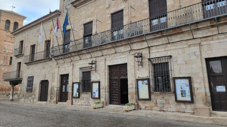 PSOE y Por Almagro presentan una moción de censura para desalojar al actual alcalde del PP