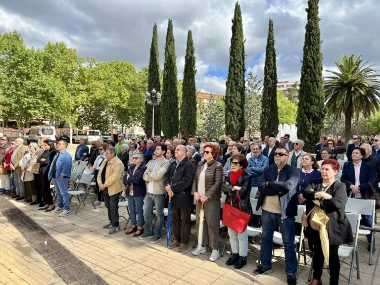 Puertollano despide con emoción a Agustín Escobar y su familia recordando su eterna sonrisa