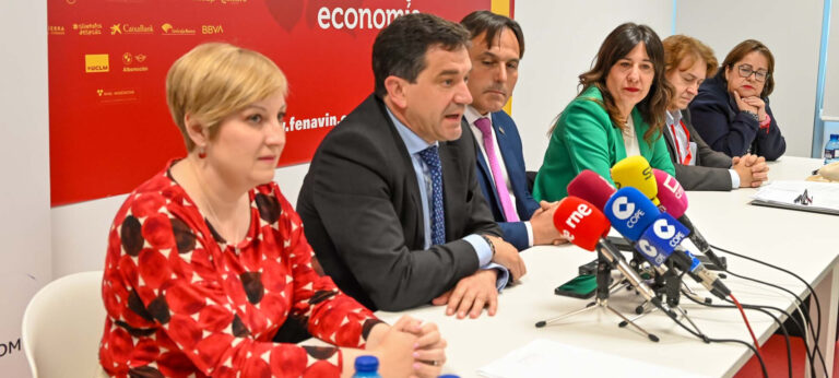 Valverde pone en valor el esfuerzo y trabajo que realiza la DO La Mancha, “embajadores de nuestra provincia y región”