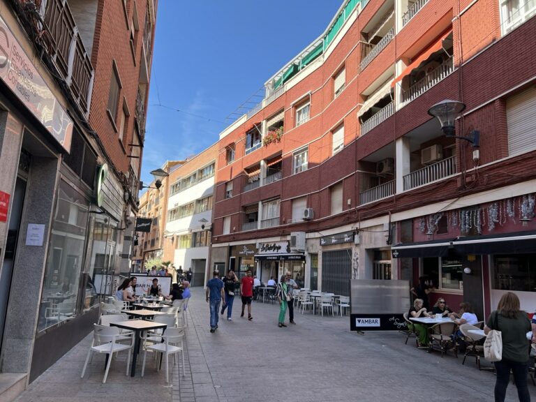 Nebulizadores de agua refrescarán el ambiente este verano en el centro de Puertollano