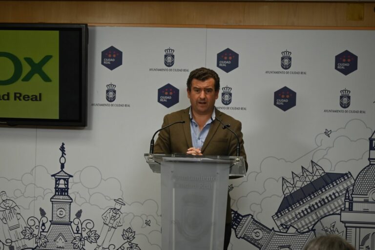 VOX denuncia la exclusión de mociones y el cambio «autoritario» de criterio del Partido Popular en el Ayuntamiento de Ciudad Real