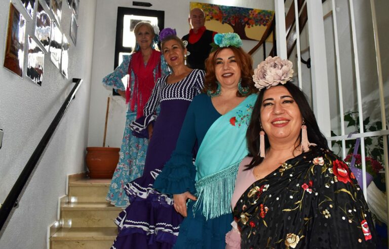 Puertollano: Un mayo que recicla vida y una cruz que quiere ser arte en la barriada Santa Ana