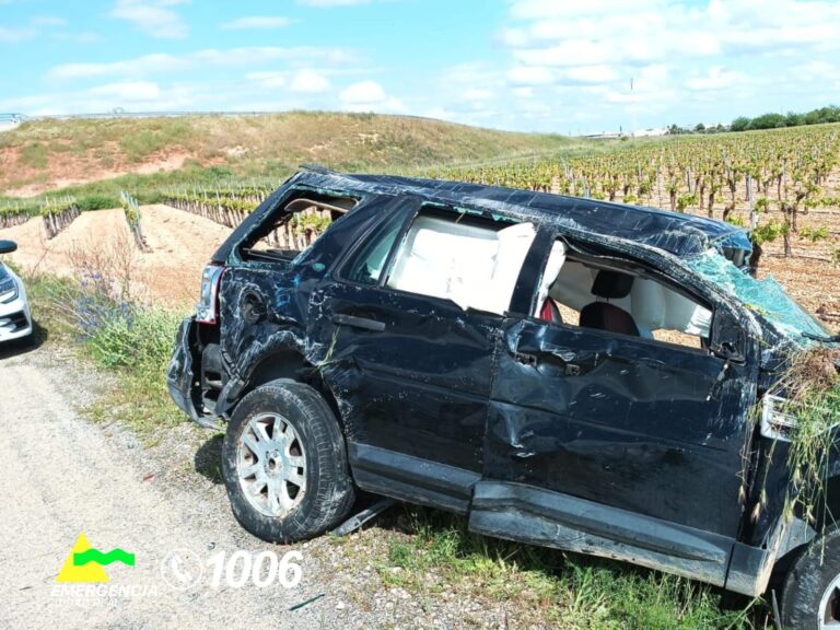 Una colisión entre un camión y un turismo en la A-43 deja cuatro heridos