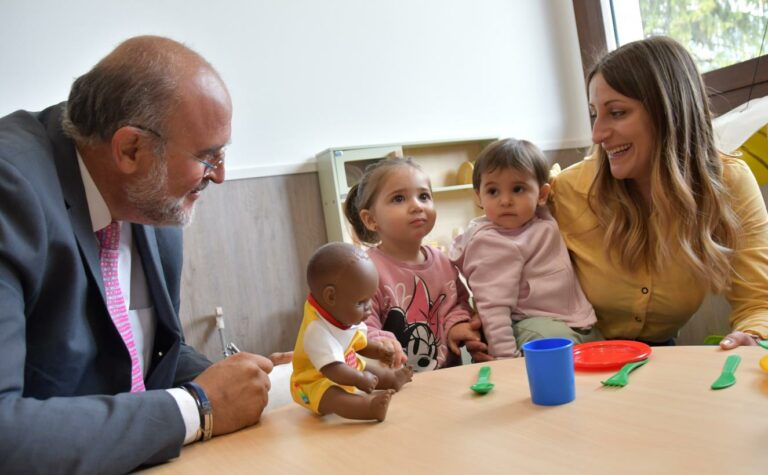 El Gobierno regional ha creado 3.600 plazas de Educación Infantil de 0 a 3 años en 150 municipios de menos de 2.000 habitantes