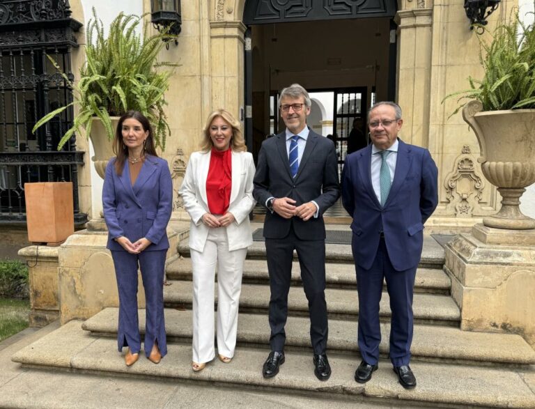 El Gobierno regional reclama una reforma del sistema de financiación autonómica y un fondo transitorio que corrija los desequilibrios actuales El Gobierno regional reclama una reforma del sistema de financiación autonómica y un fondo transitorio que corrija los desequilibrios actuales