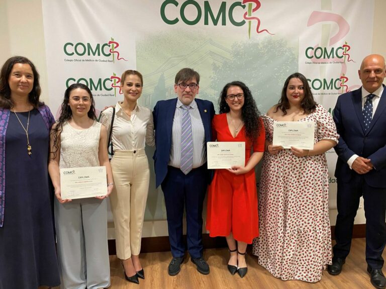 El Colegio de Médicos de Ciudad Real reconoce el talento joven con las becas estivales y el premio al mejor expediente MIR