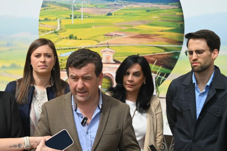 VOX denuncia desde EXPOVICAMAN el pacto de PSOE y PP para aumentar el número de diputados en Castilla-La Mancha y reafirma su defensa del campo