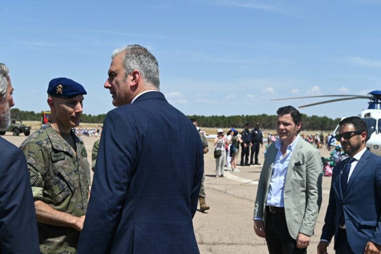 VOX agradece la labor de las Fuerzas Armadas en la jornada de puertas abiertas de la Base de Helicópteros de Ataque de Almagro