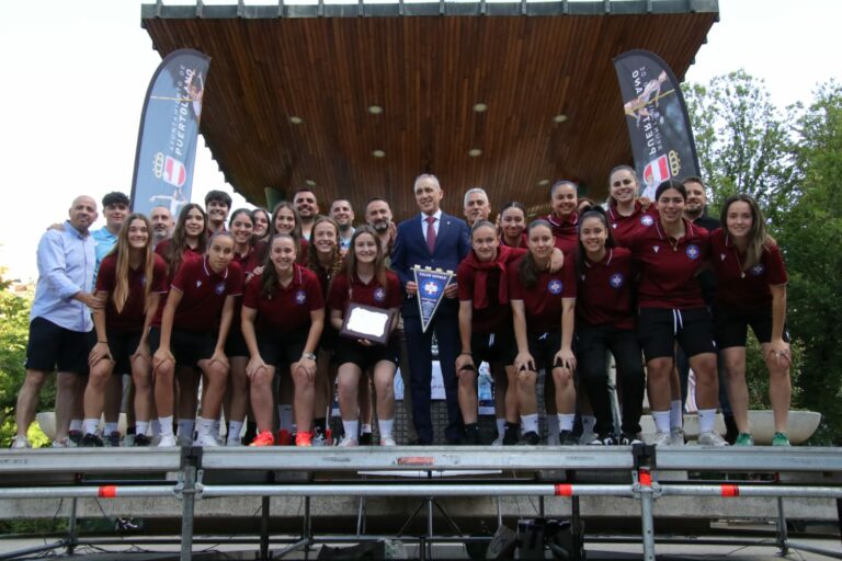 Puertollano: El Calvo Sotelo femenino celebra su ascenso con una fiesta en el Paseo de San Gregorio