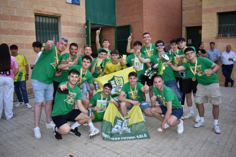 Torrenueva celebra el ascenso del Futsal Torrenueva a preferente