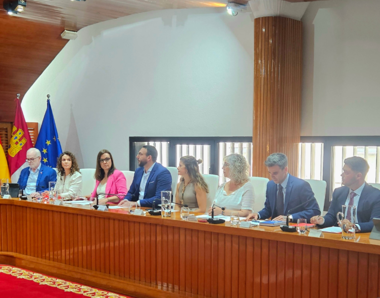 Puertollano: El PSOE pide al alcalde la ampliación de horario de la piscina municipal y la bonificación del 50% de la entrada