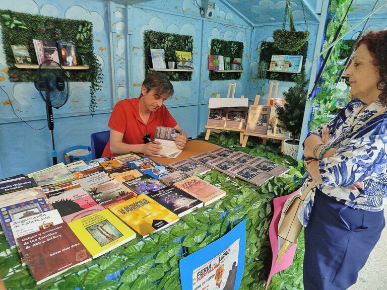“Secreto forestal”, de Álvaro, Erika, Felipe, Rubén y Sara, ha sido el libro más vendido en la Feria del Libro de Puertollano